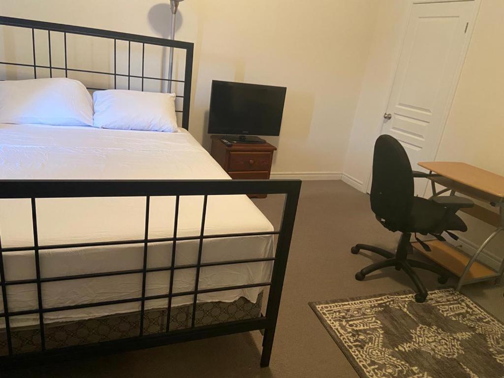 Divinity Hut Homestay Brampton